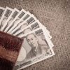 財布を見れば年収が分かるって本当？